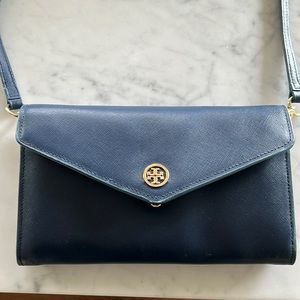 Tory Burch Robinson Expandable Concierge Wallet Crossbody